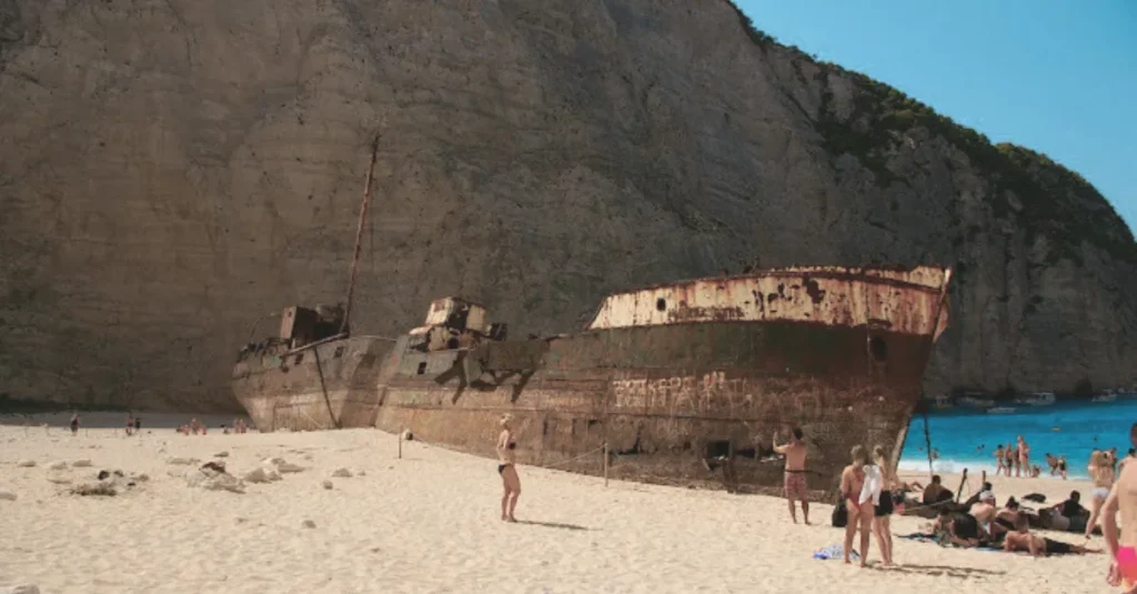 Navagio Beach (Shipwreck Beach), Zakynthos, Greece: 