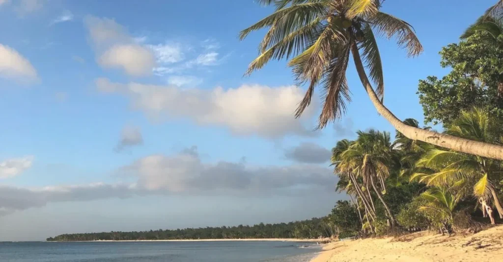 Saud Beach, Luzon, Philippines: