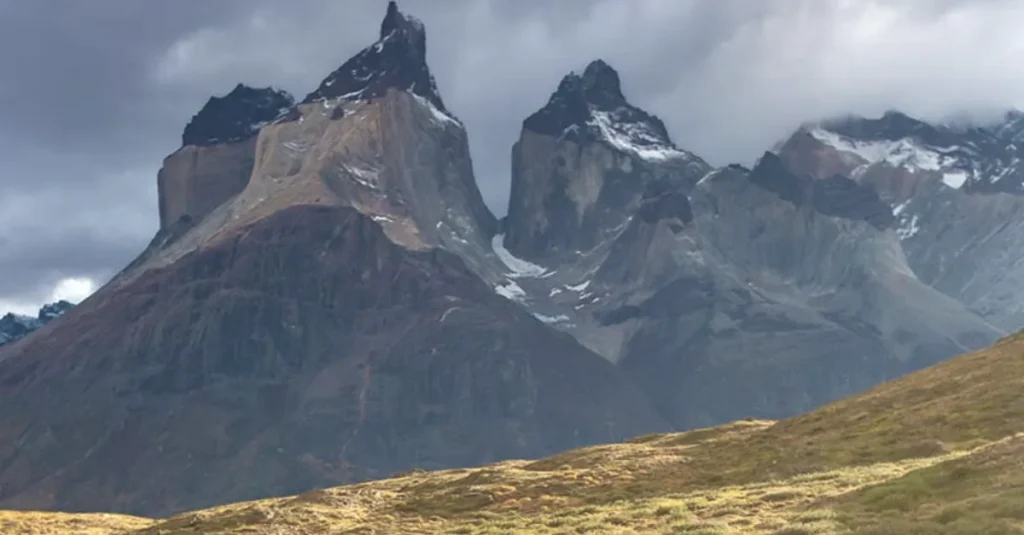 The Horns (Los Cuernos)